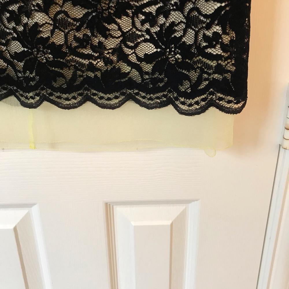 NWT Marc Jacobs black lace skirt with sheer hem 2 - Picture 6 of 6